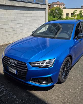 AUDI A4 - S-Line dentro/fuori - 2019