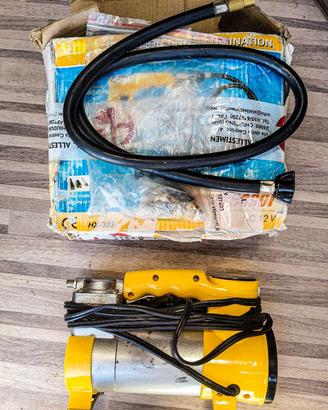 Mini compressore portatile 12 Volt.