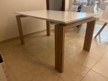 Tavolo allungabile 150/200 x 90 + 6 sedie