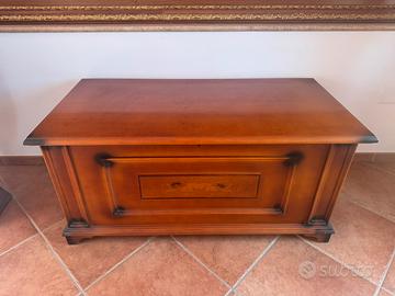 Panca in legno con contenitore