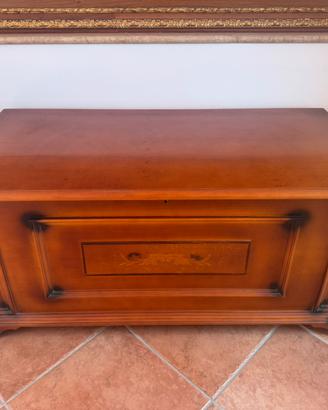 Panca in legno con contenitore