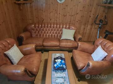 Divano 3 posti con due  poltrone