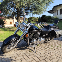 Yamaha dragstar XVS 650 modello Classic 2000