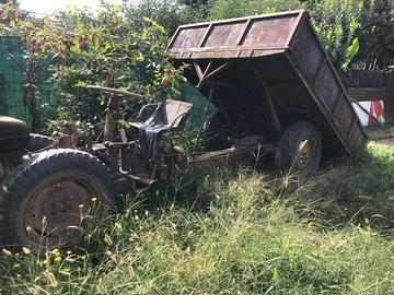 Trattore agricolo