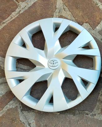 4 copricerchi come nuovi originali Toyota