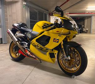 Aprilia RSV 1000R Factory