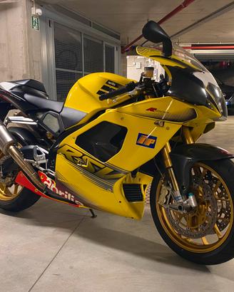Aprilia RSV 1000R Factory