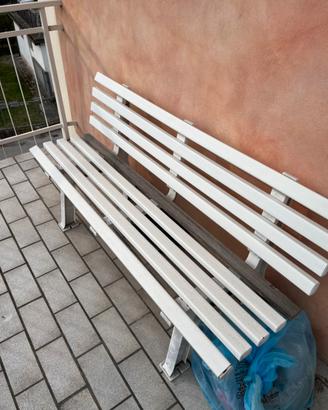 Panchina in plastica