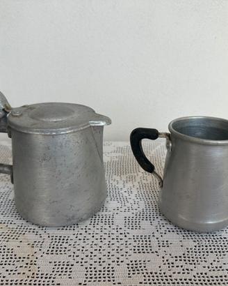 Due lattiere metà del 900.