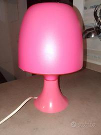 lampada da tavolo rosa fluo 