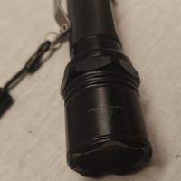 torcia tattica solarforce leggi bene
