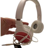 Cuffie on-aer leggere Amazon Basics bianche