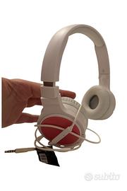 Cuffie on-aer leggere Amazon Basics bianche