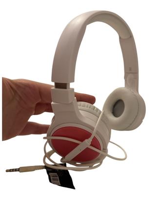 Cuffie on-aer leggere Amazon Basics bianche