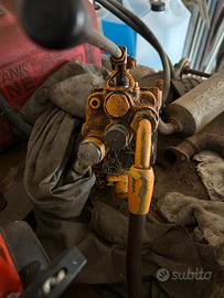 Distributore idraulico semplice effetto