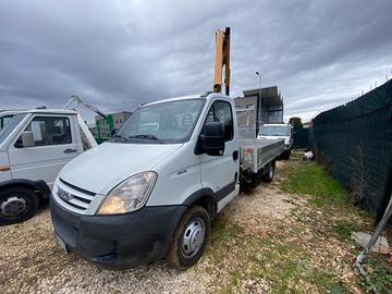 Iveco Daily 35c15 con Gru e radiocomando