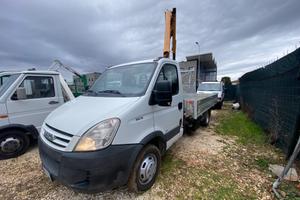 Iveco Daily 35c15 con Gru e radiocomando