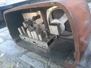 Radio d'epoca a valvole Magnadyne