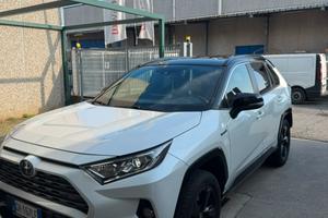 TOYOTA RAW 4 Full Hybrid