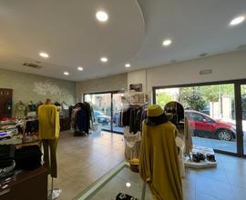 NEGOZIO A FOLIGNO