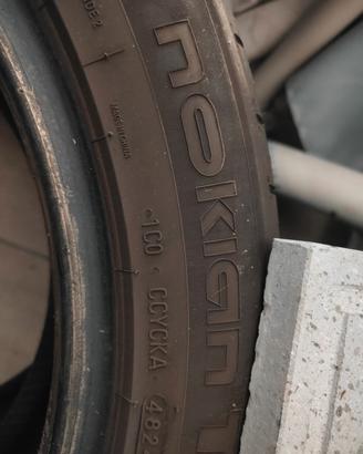 gomme estive nokian 215/50/r17
