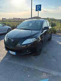 lancia y