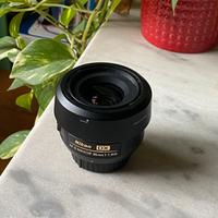 Nikon 35mm f/1.8