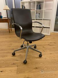 Sedia da ufficio in pelle con struttura cromata