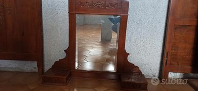 Specchiera e testiera in ciliegio