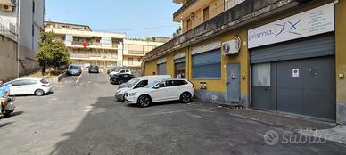 Deposito ampio parcheggio pressi V.le M. Rapisardi