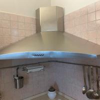 Frigorifero LG e cappa a angolo