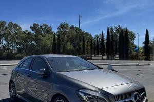 Mercedes-benz A 200d Premium Amg - 4 Matic