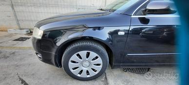 AUDI A4 STATION WAGON 2007 - PARAFANGO SINISTRO