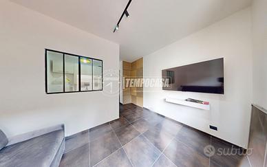 MONOLOCALE FINEMENTE RISTRUTTURATO