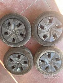 Cerchi completi di gomme dacia sandero