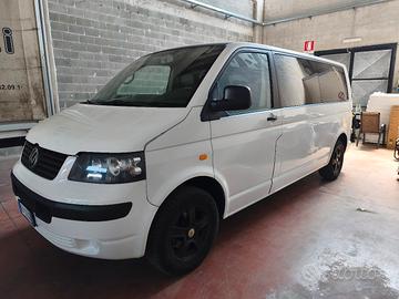 transporter vettura 7 posti gancio traino