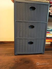 Mobiletto con cassetti