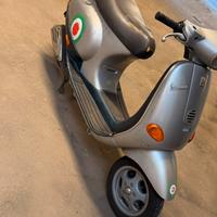 Vespa 50cc modello ET 4 anno 2008
