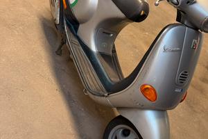 Vespa 50cc modello ET 4 anno 2008