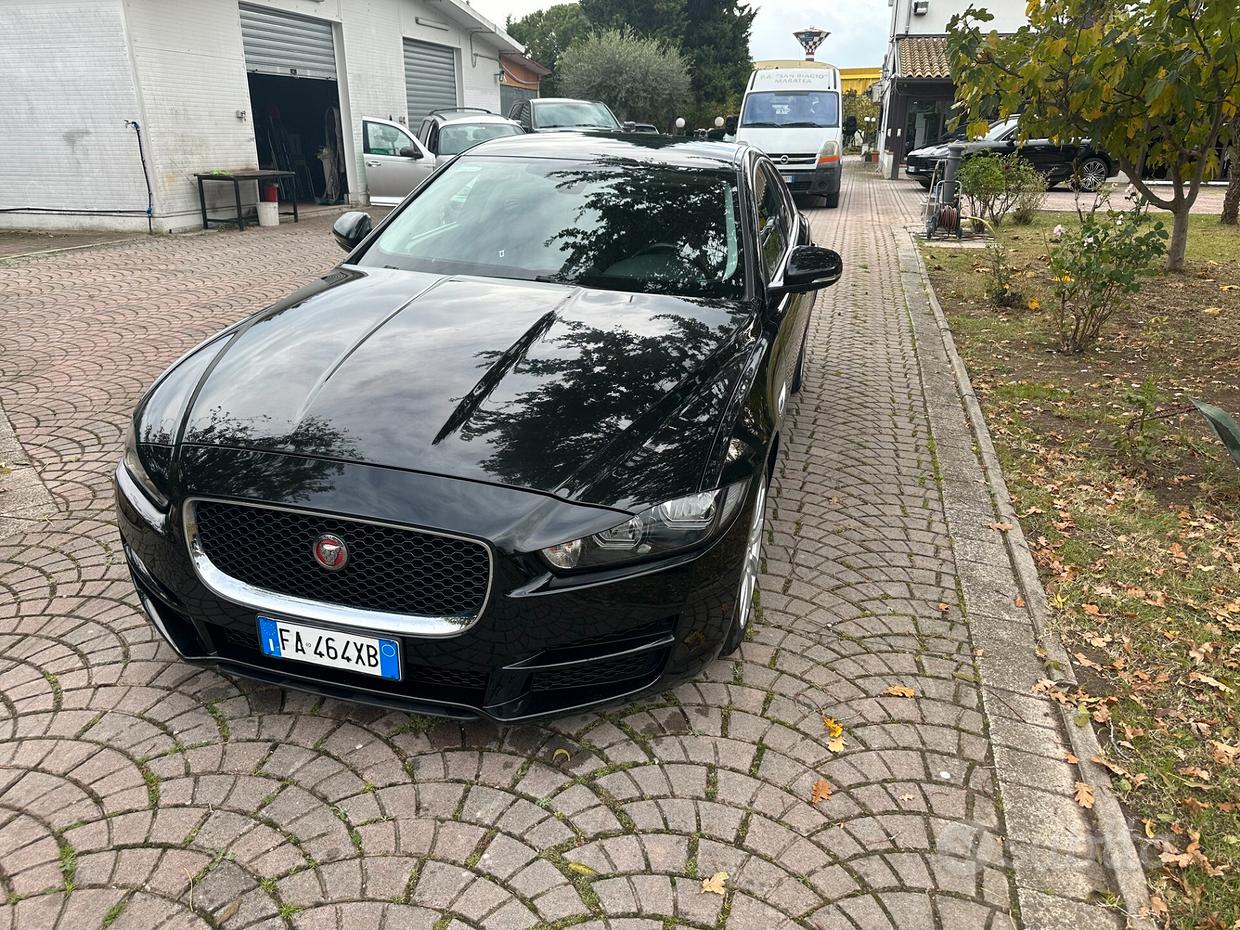 Jaguar XE (X760)