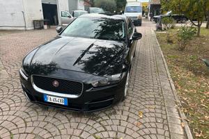 Jaguar XE 2.0 D Turbo 180CV aut. Pure Business Edi