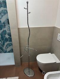 Piantana porta accappatoi e asciugamani