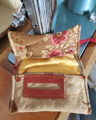 Portatabacco Shabby Chic Oro e Rosso