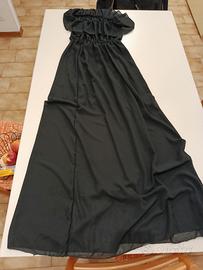 abito nero off-shoulder 