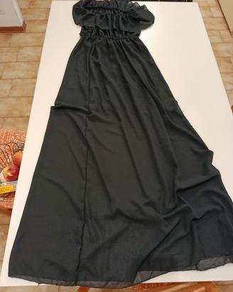 abito nero off-shoulder 