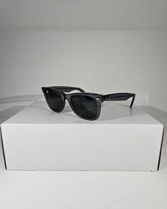 Occhiali Ray Ban Wayfarer Trasparent Gray. 