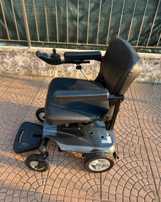 Carrozzina motorizzata presidio medico