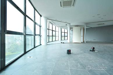 Immobile di 321 m² con 1 locale a Vicenza
