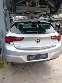 Vendiamo ricambi Opel Astra k