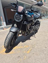 Cb 1000 r